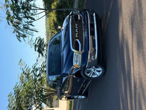 RAM CLASSIC 5.7 V8 GASOLINA LARAMIE CD 4X4 AUTOMÁTICO